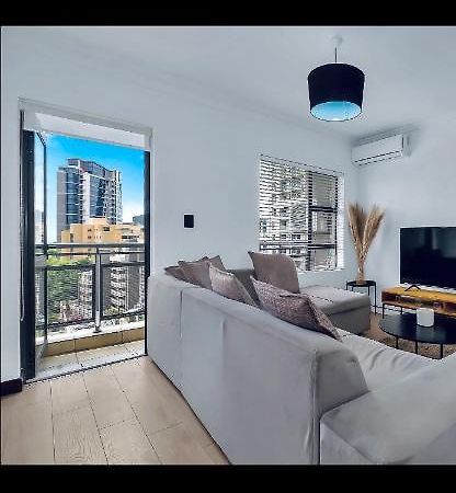 2 Bedroom 2 Bath Luxury - Sandton Cbd Johannesburg Buitenkant foto