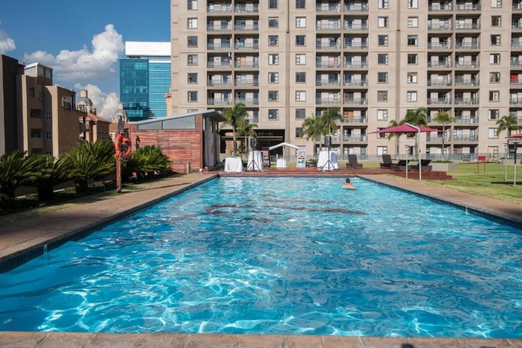 2 Bedroom 2 Bath Luxury - Sandton Cbd Johannesburg Buitenkant foto