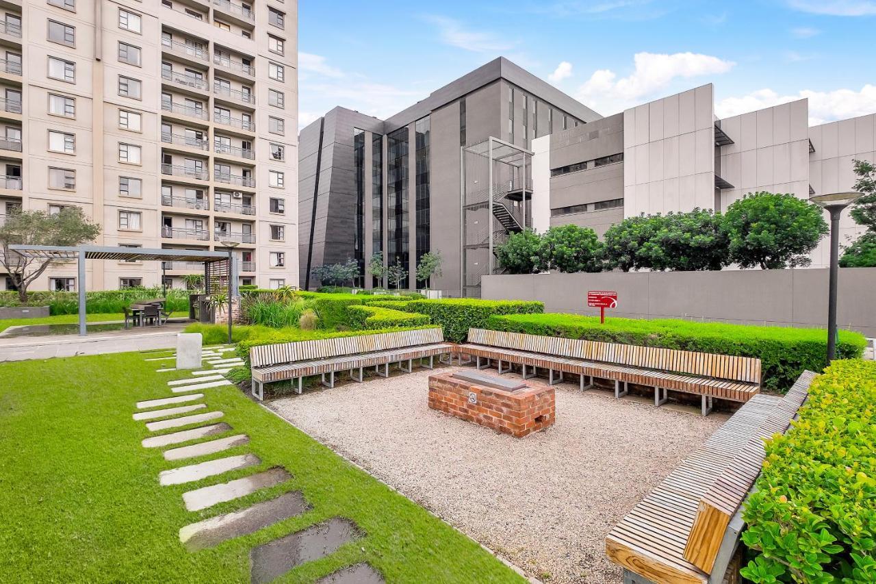 2 Bedroom 2 Bath Luxury - Sandton Cbd Johannesburg Buitenkant foto