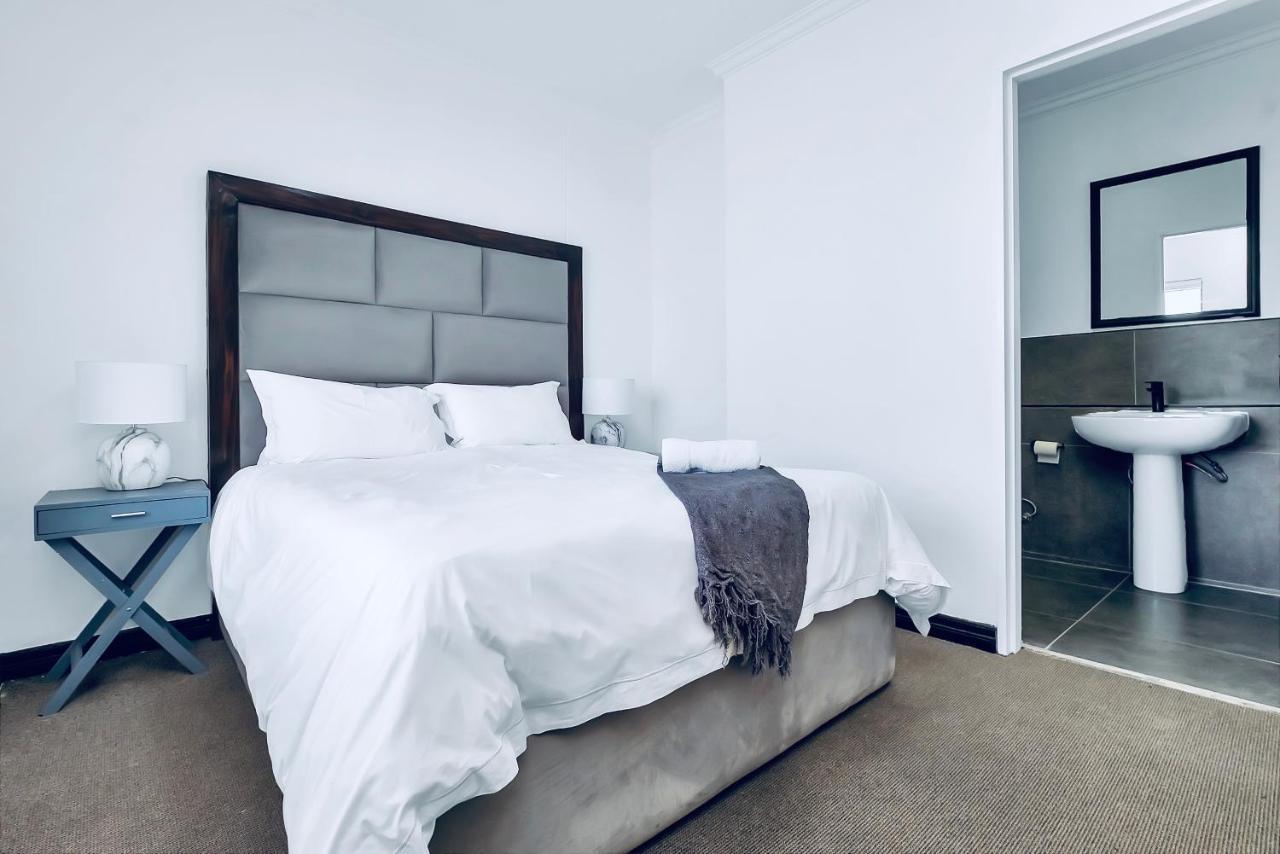 2 Bedroom 2 Bath Luxury - Sandton Cbd Johannesburg Buitenkant foto